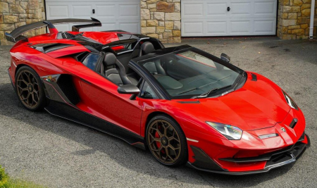 SVJ styling transforms standard Aventador