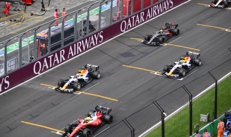 Teams prepare on the Shanghai starting grid